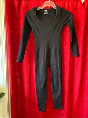 Cuddl Duds Women’s Black  full body Long Sleeve Shapewear Bodysuit ankle length